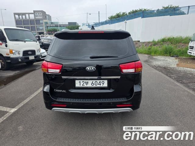 Kia All New Carnival 3