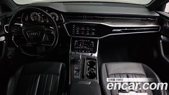 Audi A6 (C8) 4