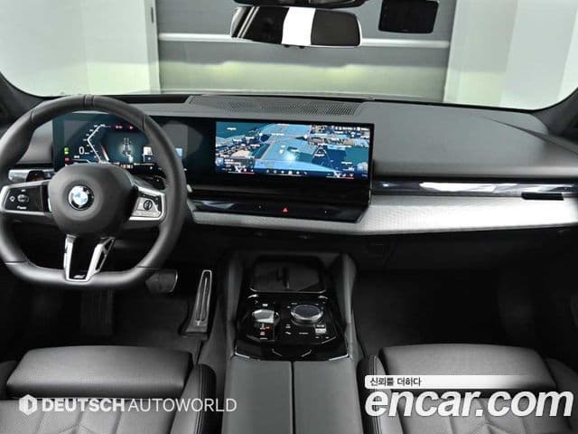 BMW 5 Series (G60) 4