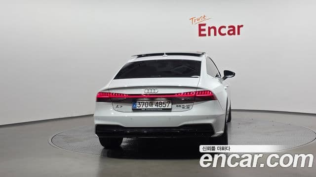 Audi A7 (4K) 3