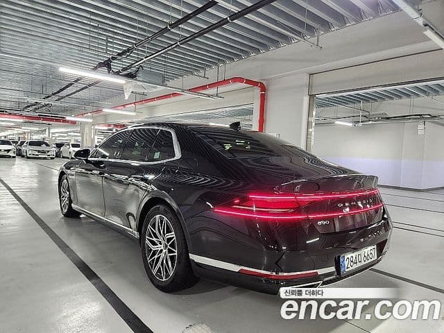 Genesis G90 (RS4) 3