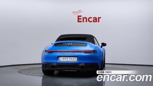 Porsche 911 (992) 4