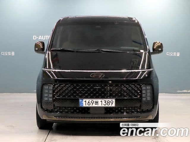 Hyundai Staria 2