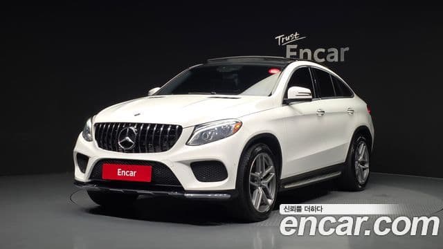 Mercedes-Benz GLE-Class W166 1