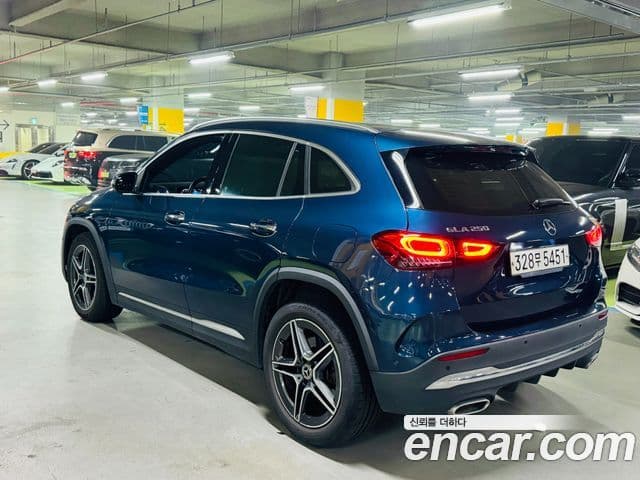 Mercedes-Benz GLA-Class H247 3