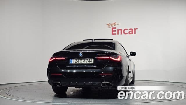 BMW 4 Series (G22) 4