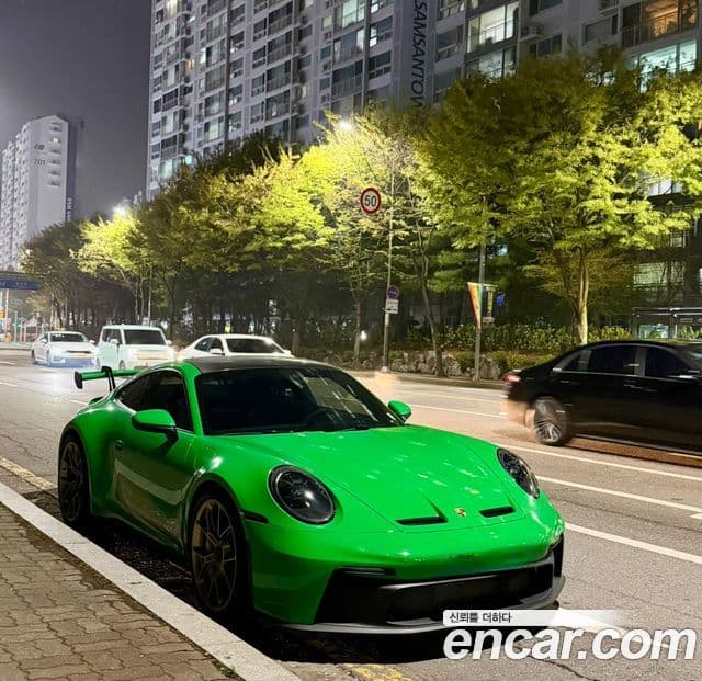 Porsche 911 (992) — 1