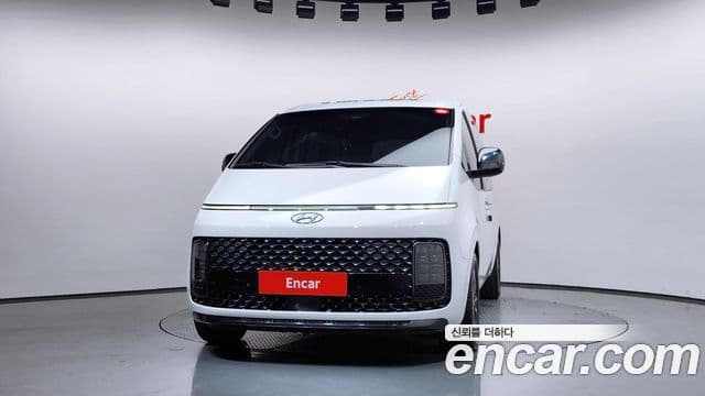 Hyundai Staria 2