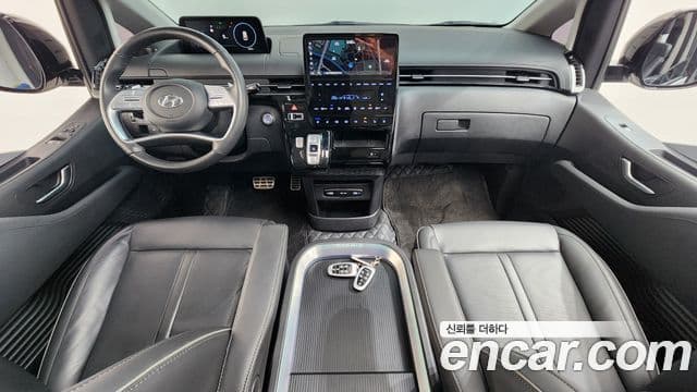 Hyundai Staria 4