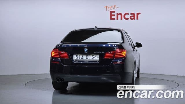 BMW 5 Series (F10) 4