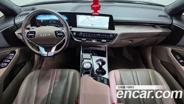 Kia K8 Hybrid 4