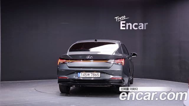 Hyundai Avante Hybrid (CN7) 4