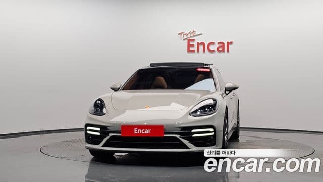 Porsche Panamera (971) 2