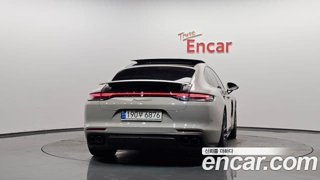 Porsche Panamera (971) 3