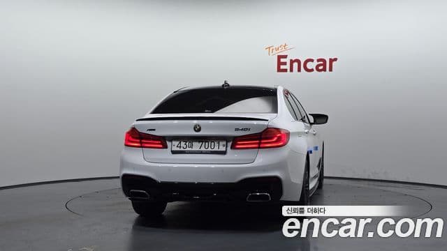 BMW 5 Series (G30) 4