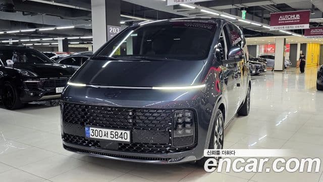 Hyundai Staria 2