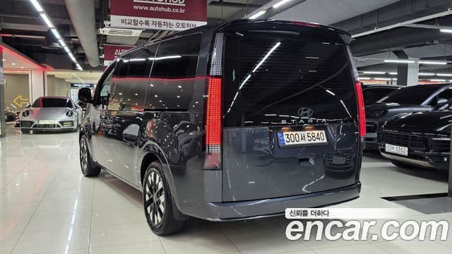 Hyundai Staria 3