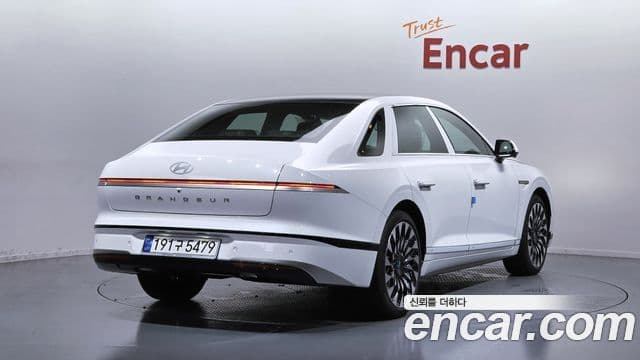 Hyundai The New Grandeur (GN7) 2