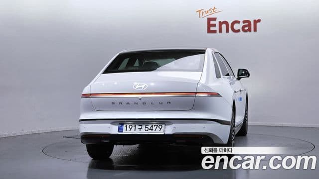 Hyundai The New Grandeur (GN7) 4