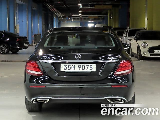 Mercedes-Benz E-Class W213 3
