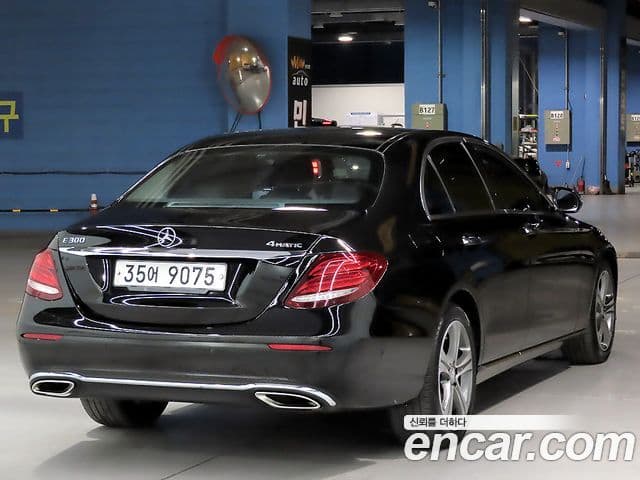 Mercedes-Benz E-Class W213 4
