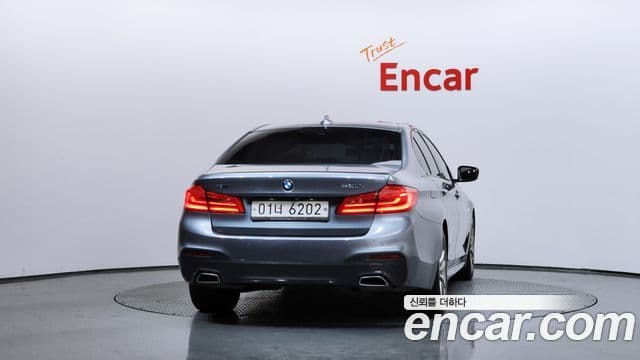 BMW 5 Series (G30) 4
