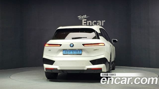 BMW iX 4