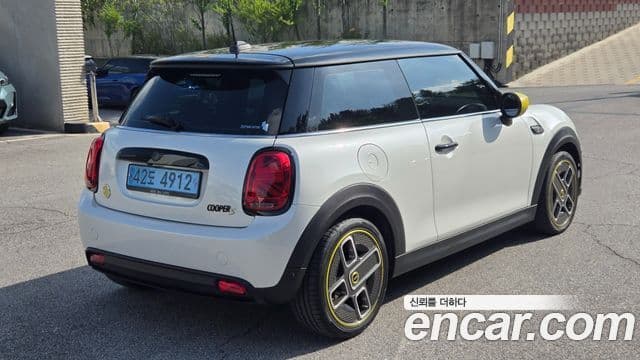 MINI Cooper Electric 2