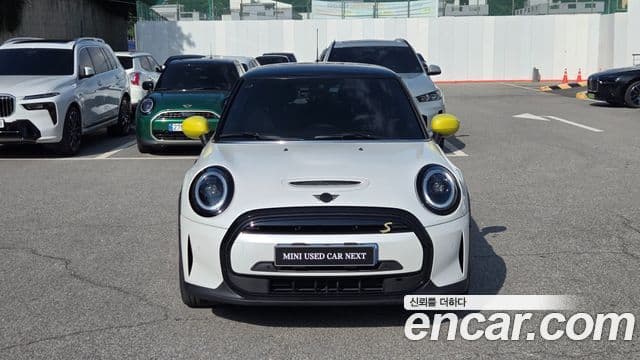 MINI Cooper Electric 3