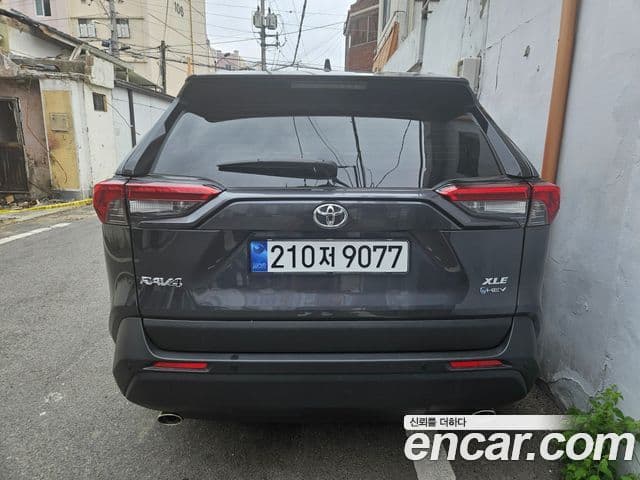 Toyota RAV4 5th Gen 2