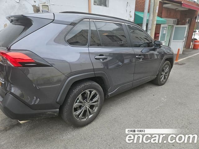 Toyota RAV4 5th Gen 3