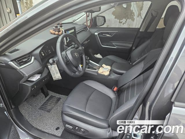 Toyota RAV4 5th Gen 4