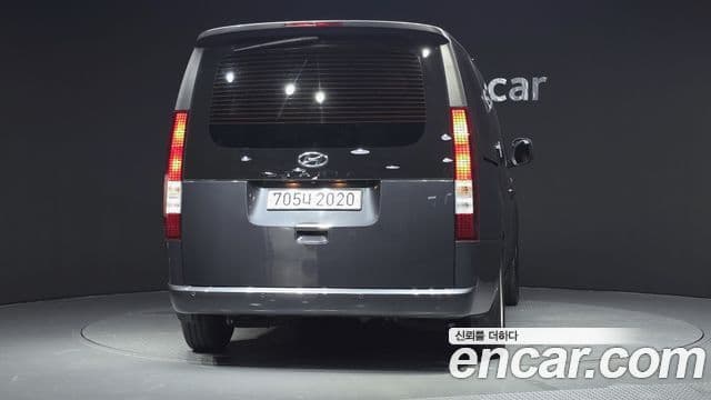 Hyundai Staria 4