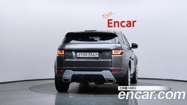 Land Rover Range Rover Evoque 3