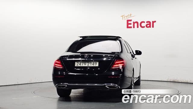 Mercedes-Benz E-Class W213 3