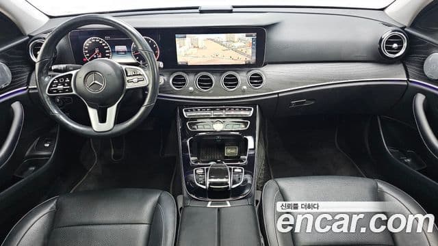 Mercedes-Benz E-Class W213 4