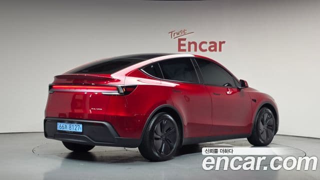 Tesla Model Y 2