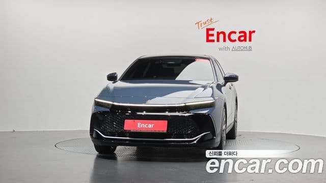 Toyota Crown Crossover 3