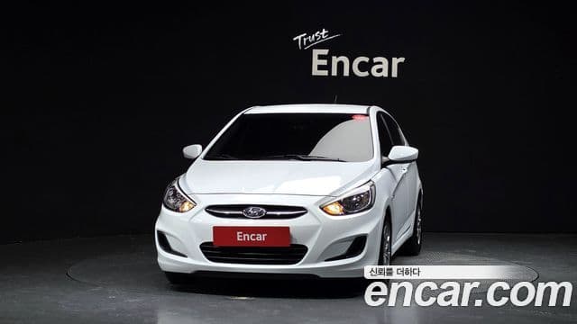 Hyundai Accent (New) 3
