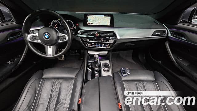 BMW 5 Series (G30) 4