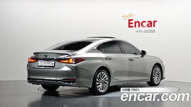 Lexus ES300h 7th Gen 2