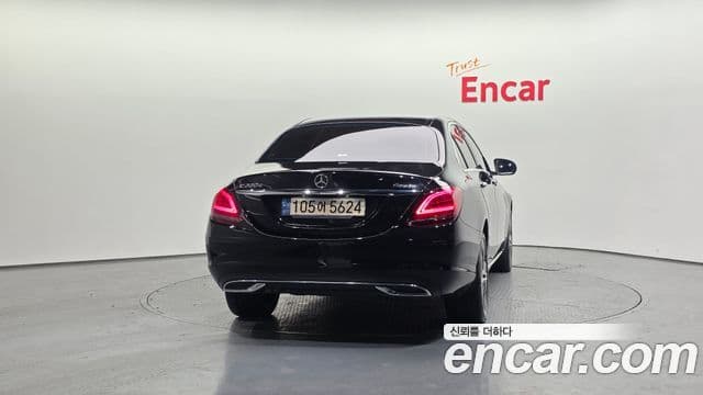 Mercedes-Benz C-Class W205 4