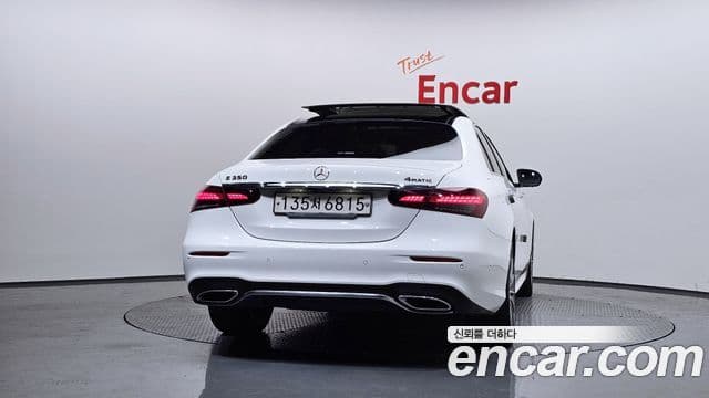 Mercedes-Benz E-Class W213 4