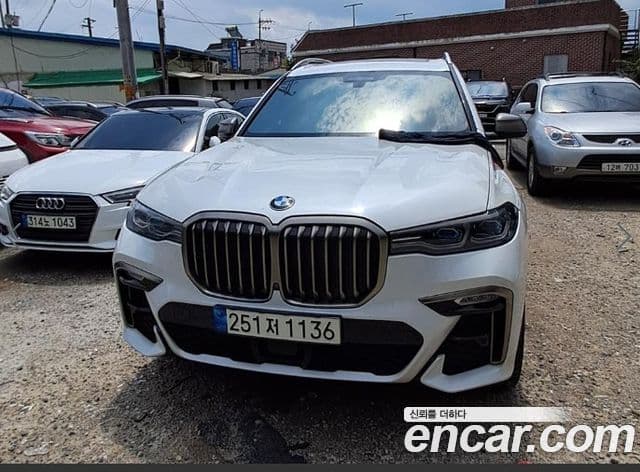 BMW X7 (G07) — 1