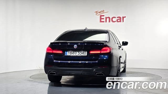 BMW 5 Series (G30) 4