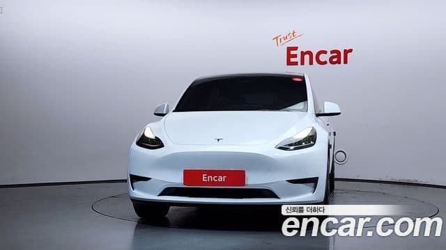 Tesla Model Y 3