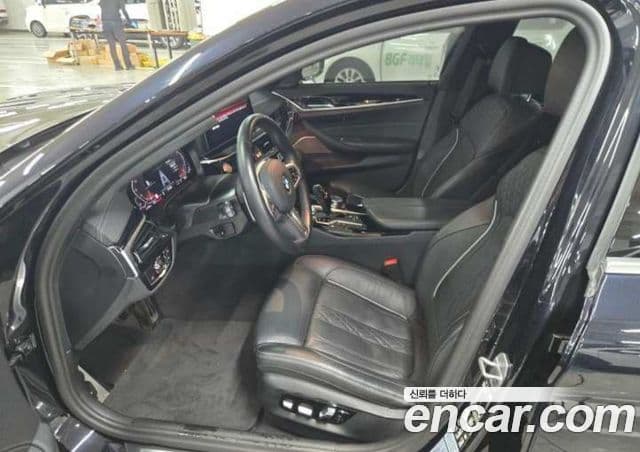BMW 5 Series (G30) 4