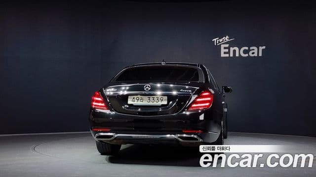 Mercedes-Benz S-Class W222 4