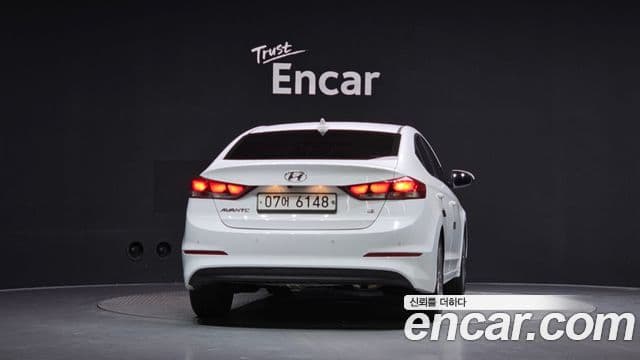 Hyundai Avante AD 4