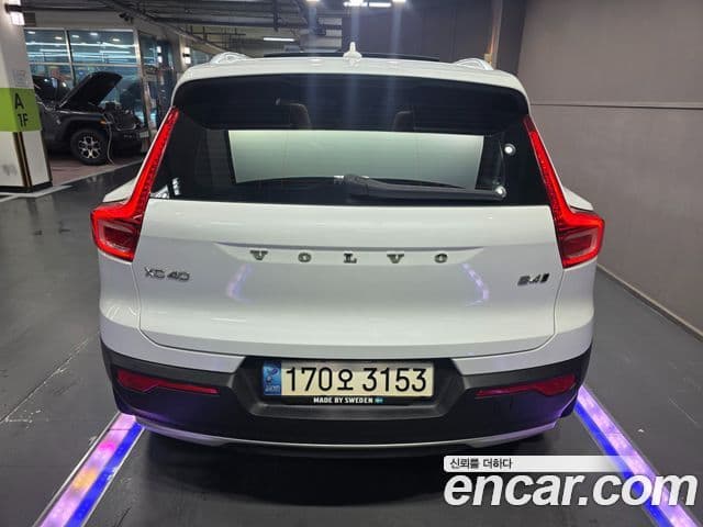 Volvo XC40 3